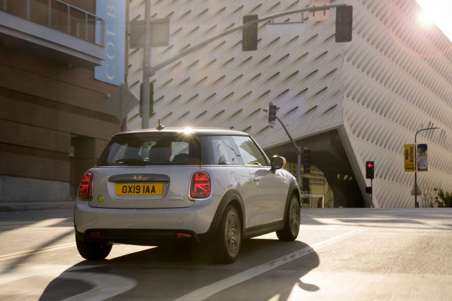  Mini Cooper SE (F56) 2019 года  (WW) (фото 28 из 132)